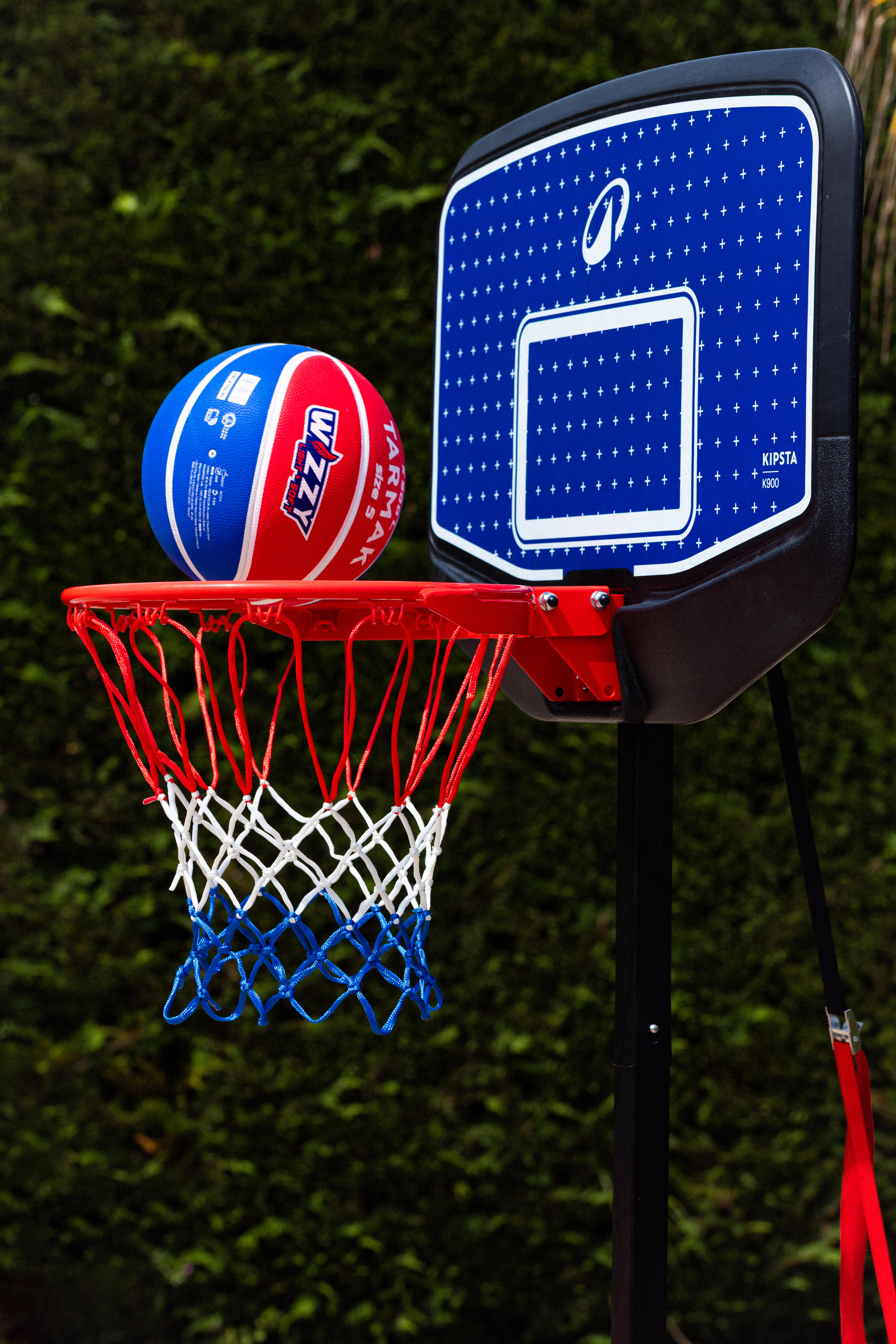 Canasta de basquetbol con pie regulable azul con negro para niños K900 v2